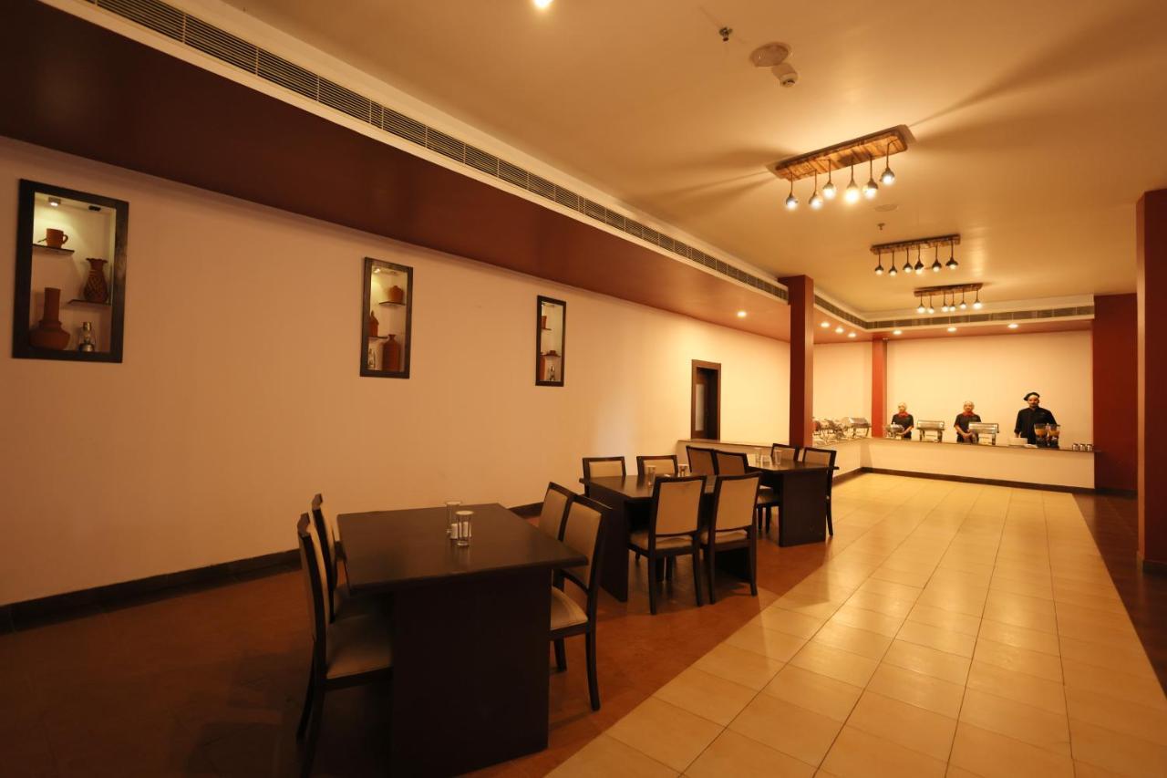 Misty Gate Hotel Vythiri Buitenkant foto